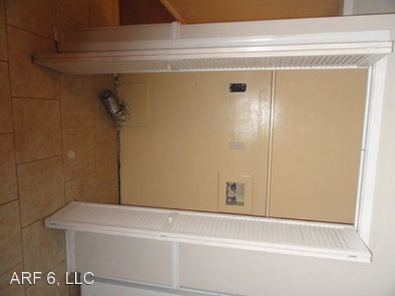 Foto del edificio - 2 br, 1 bath House - 8900 E 73rd Street