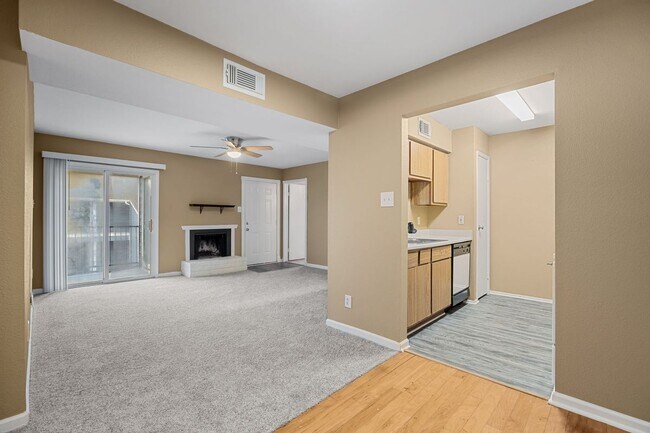 Foto del edificio - 18515 Egret Bay Blvd