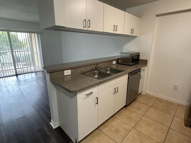 Foto del edificio - 420 S Park Rd
