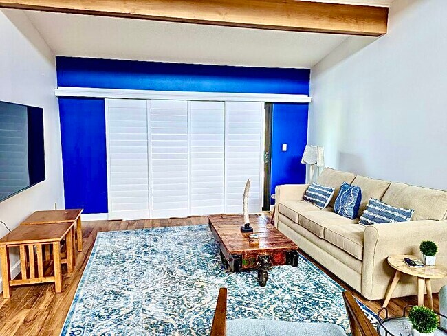 Foto del edificio - 11650 Capri Cir S