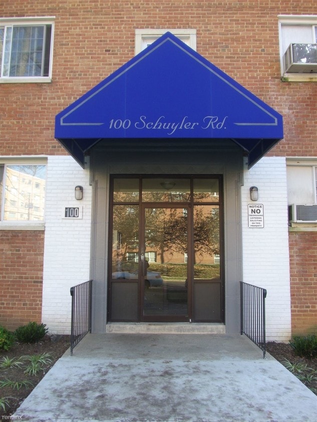 Primary Photo - 100 Schuyler Rd