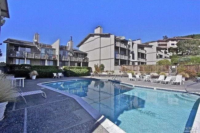 Building Photo - 28 Marinero Cir