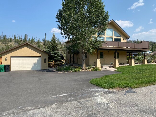 Outside - 588 Lake View Cir W