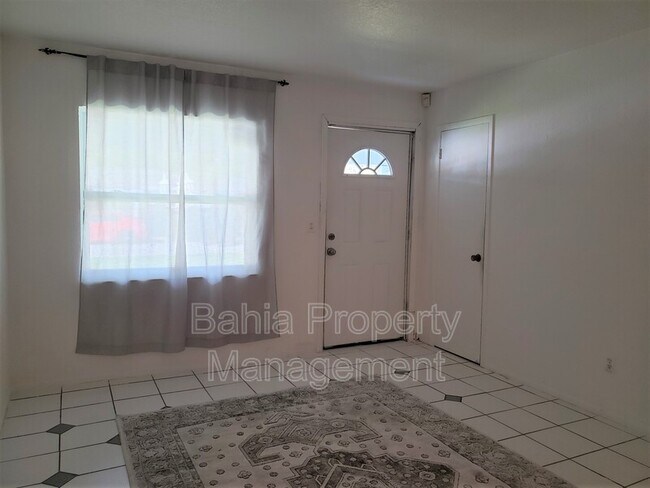 Foto del edificio - 4654 Alhama St
