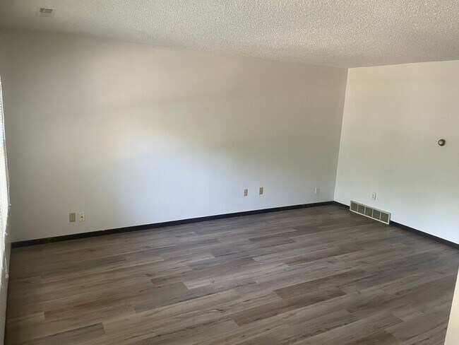 Photo - 735/737 Rundell Apartment