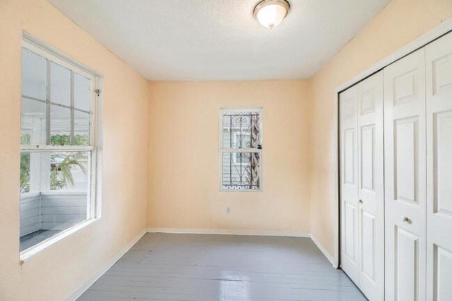 Foto del edificio - 3621 Potter St.