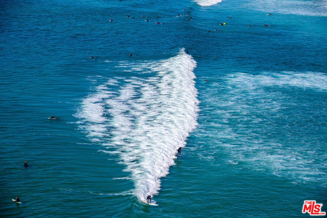Foto del edificio - 2707 Ocean Front Walk