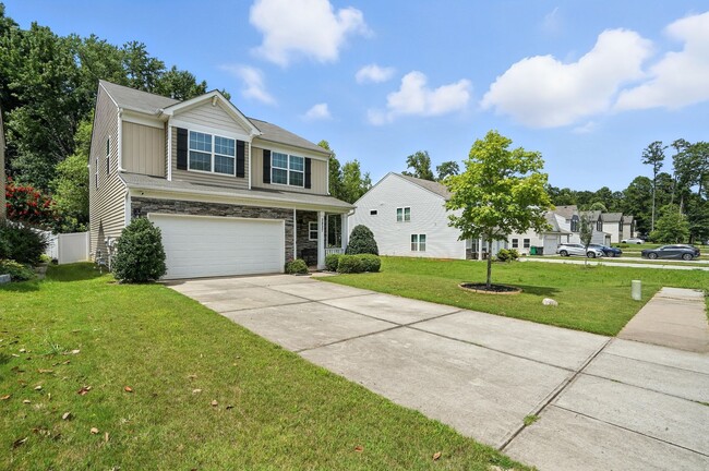 Building Photo - Beautifully Maintained 3-Bedroom Home with...