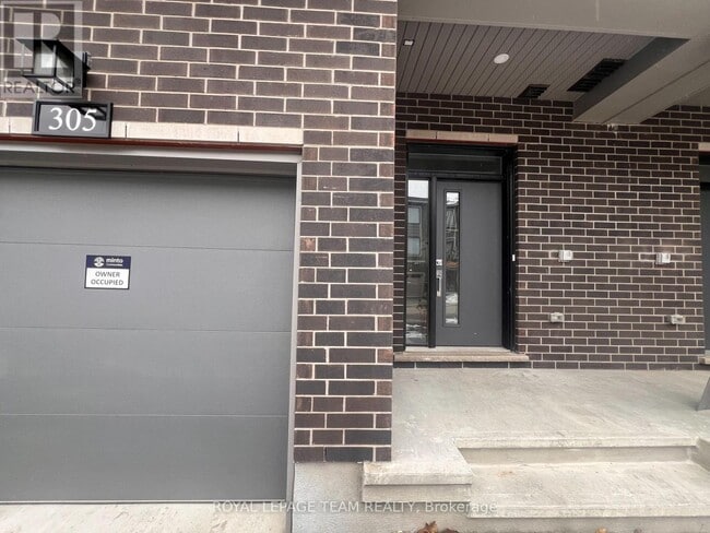 Building Photo - 305 Clearpath Private