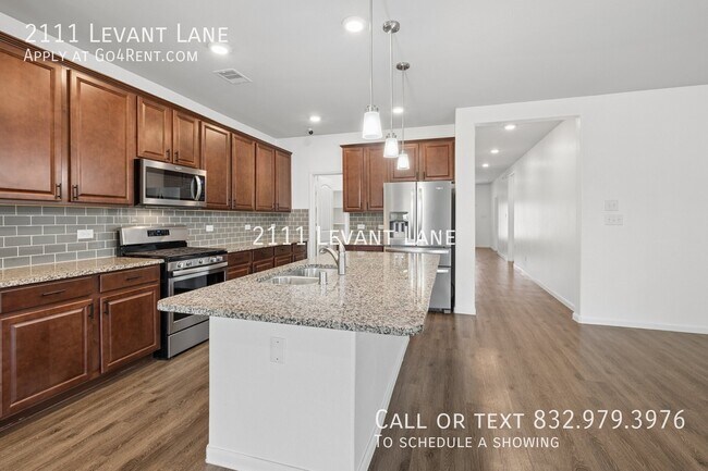 Foto del edificio - 2111 Levant Ln