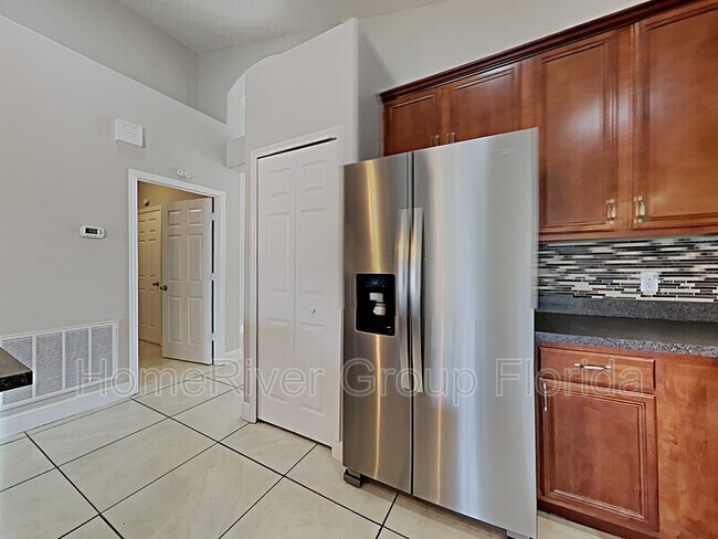 Building Photo - 2053 Cedar Garden Dr