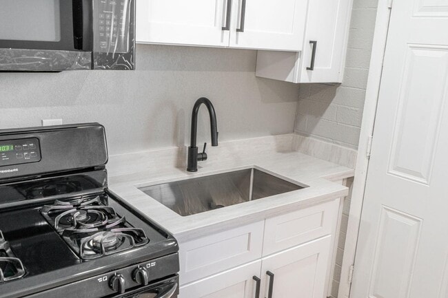 Building Photo - 4423 N 23rd Ave