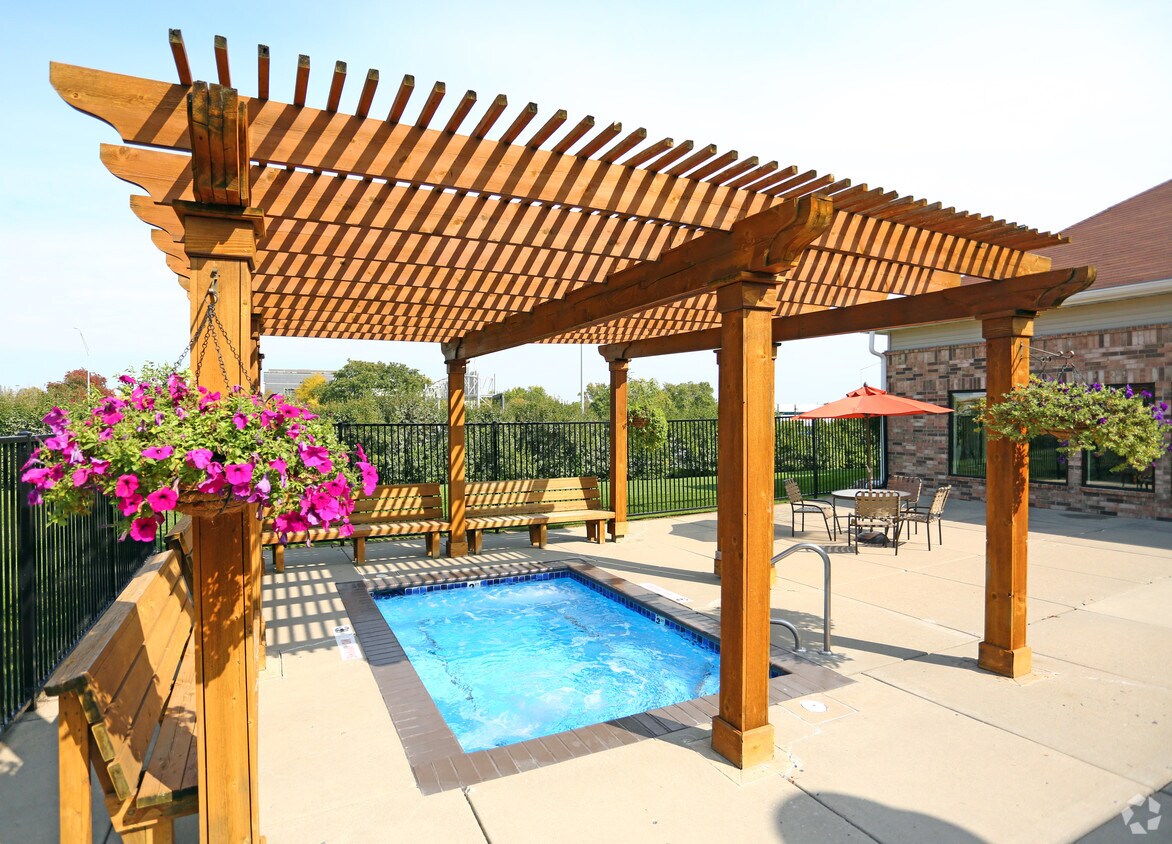 Pointewest Apartments West Des Moines