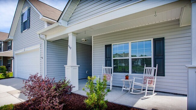 Building Photo - 3 bedrooms, 2 bathrooms in the City of Ric...