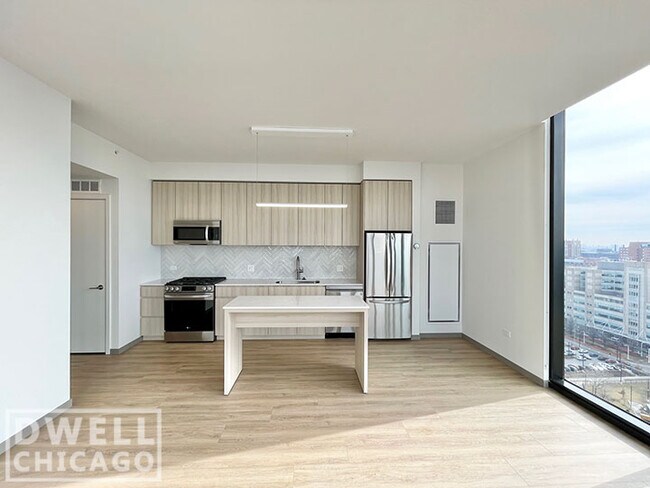 Foto del edificio - 920 S Damen Ave