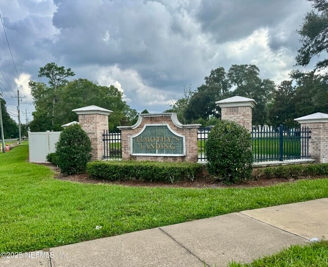 Building Photo - 4815 Playpen Dr