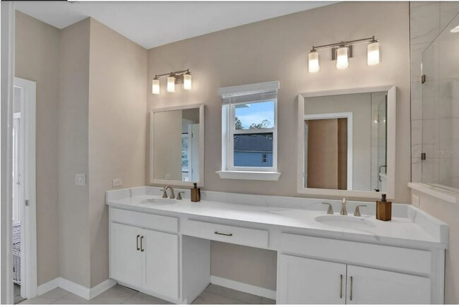 Building Photo - 520 Silver Landing Dr