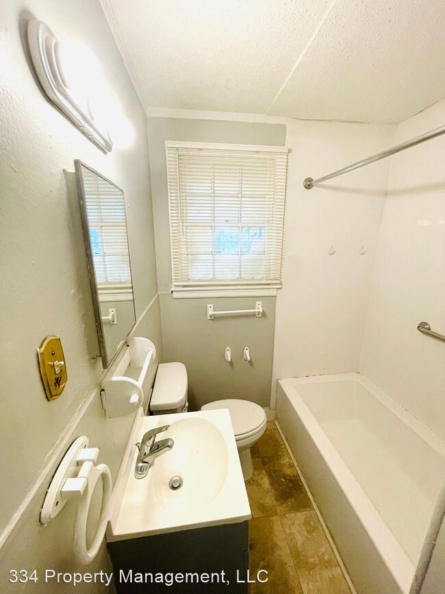 Building Photo - 2 br, 1 bath House - 2433 Bay Street