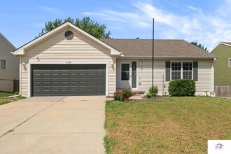 Building Photo - 2716 Joann Ave