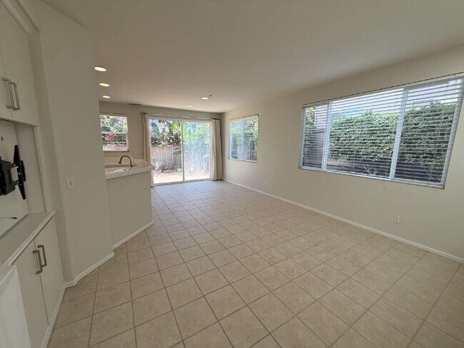 Foto del edificio - 6446 Alexandri Cir