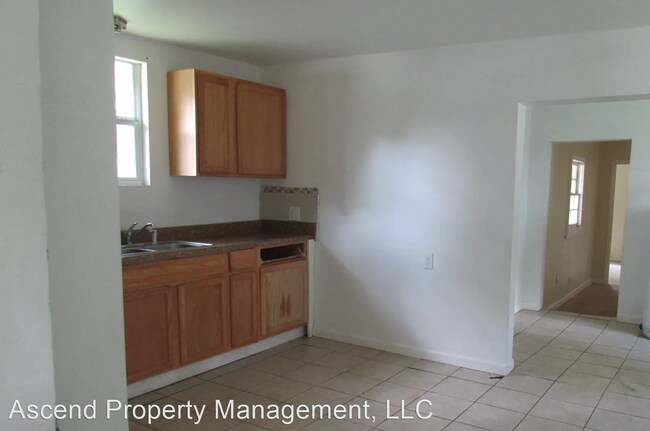 Foto del edificio - 3 br, 1.5 bath House - 2200 Parker St