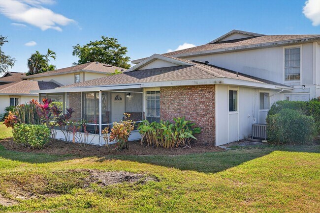 Foto del edificio - Cozy unfurnished, 2 Bedroom, 1 Bathroom, Condo