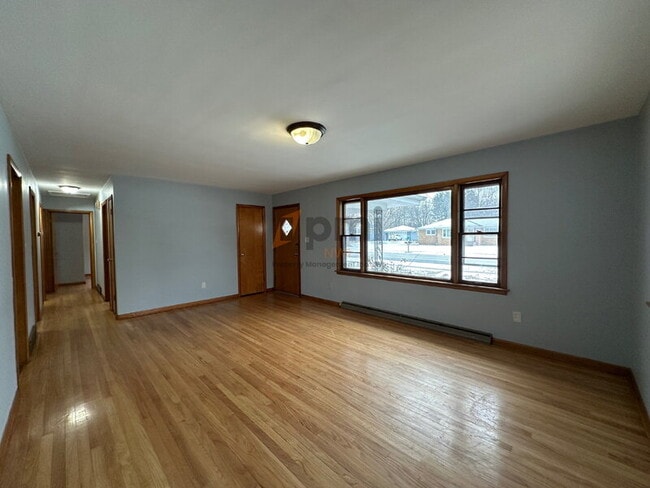 Building Photo - 202 E 68th Pl