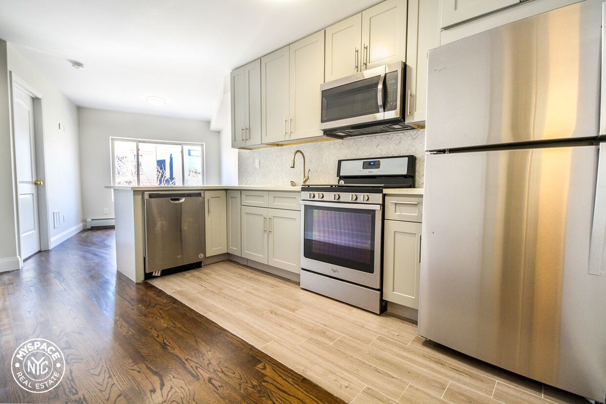 Foto principal - 187 Woodpoint Rd