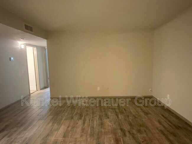 Foto del edificio - 1320-17 N 1st St