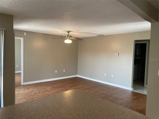 Building Photo - 527 Hunter Cir