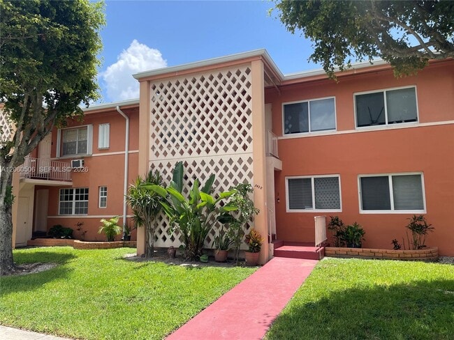 Foto del edificio - 3430 SW 10th St