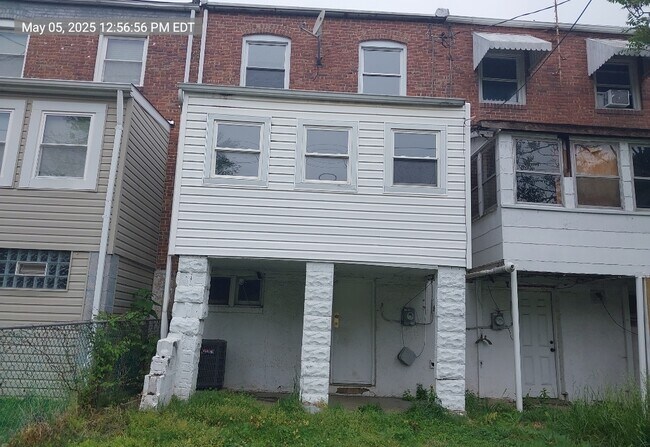Building Photo - 1021 Church St