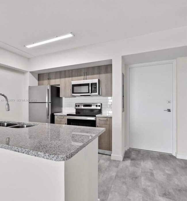 Foto del edificio - 400 NW 112th Ave