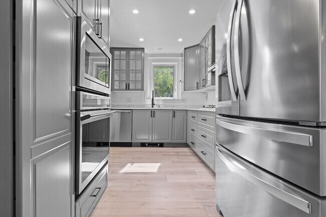 Foto del edificio - 12 Lowell Pl