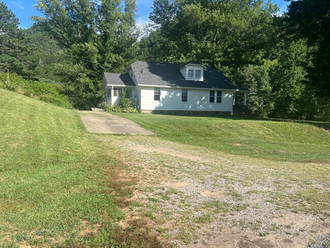 Building Photo - 62 Elm Tree Ln