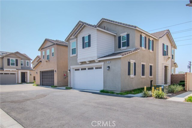 Foto principal - 1592 Redwoods Drive Pl
