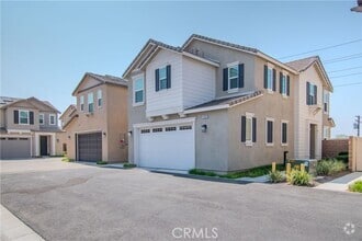 Building Photo - 1592 Redwoods Drive Pl