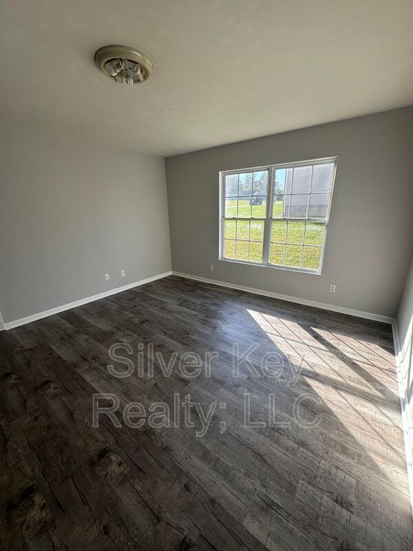 Foto del edificio - 268 Willow Creek Drive