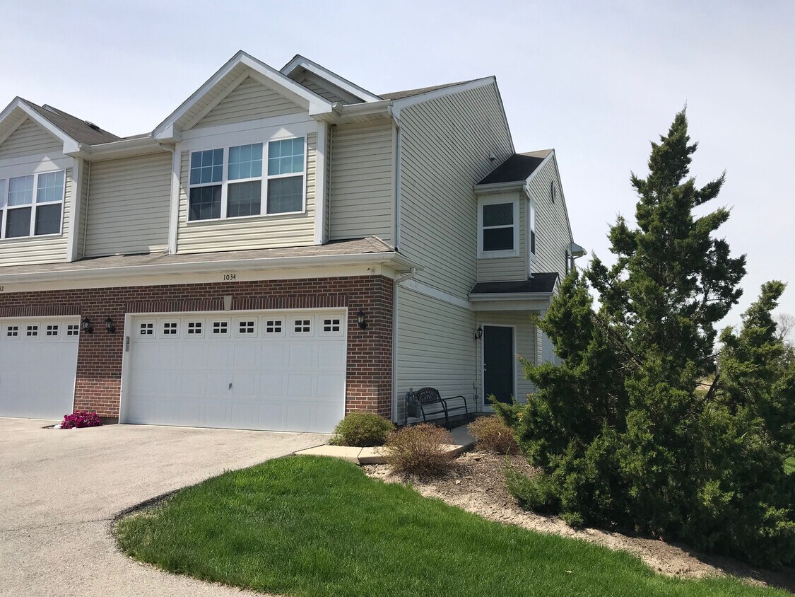 1034 Turin Dr, Hampshire, IL 60140 Townhome Rentals in Hampshire IL