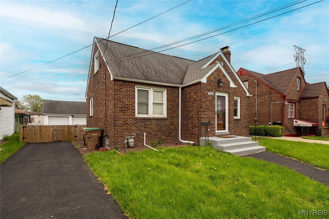 Foto principal - 845 Cleveland Dr