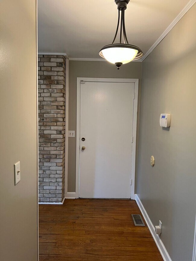 Building Photo - 4 br, 3 bath House - 314 Holly Hill Rd