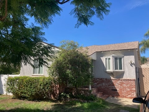 Building Photo - 15041 Larkspur St