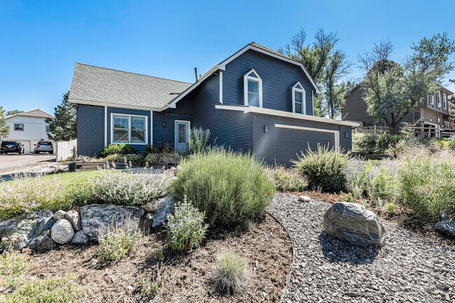 Photo - 705 Grey Eagle Cir N House