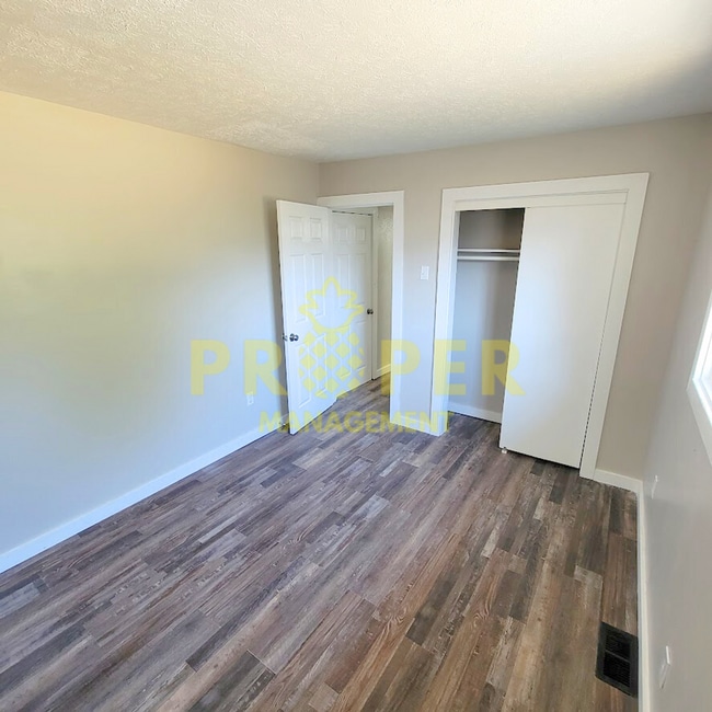 Building Photo - 2 bedrooms 1 bathroom house