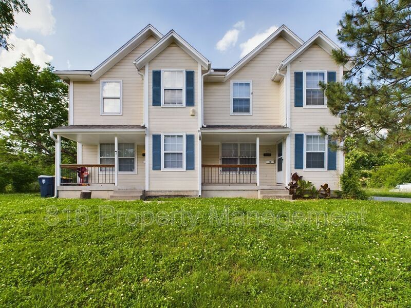Foto principal - 3818-3820 E 25th St