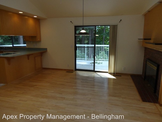 Building Photo - 1303 Bonanza Way