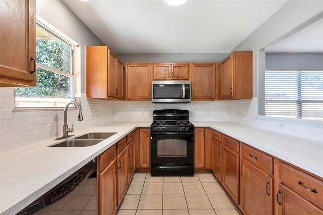 Foto del edificio - 8926 Farm Ridge Ln