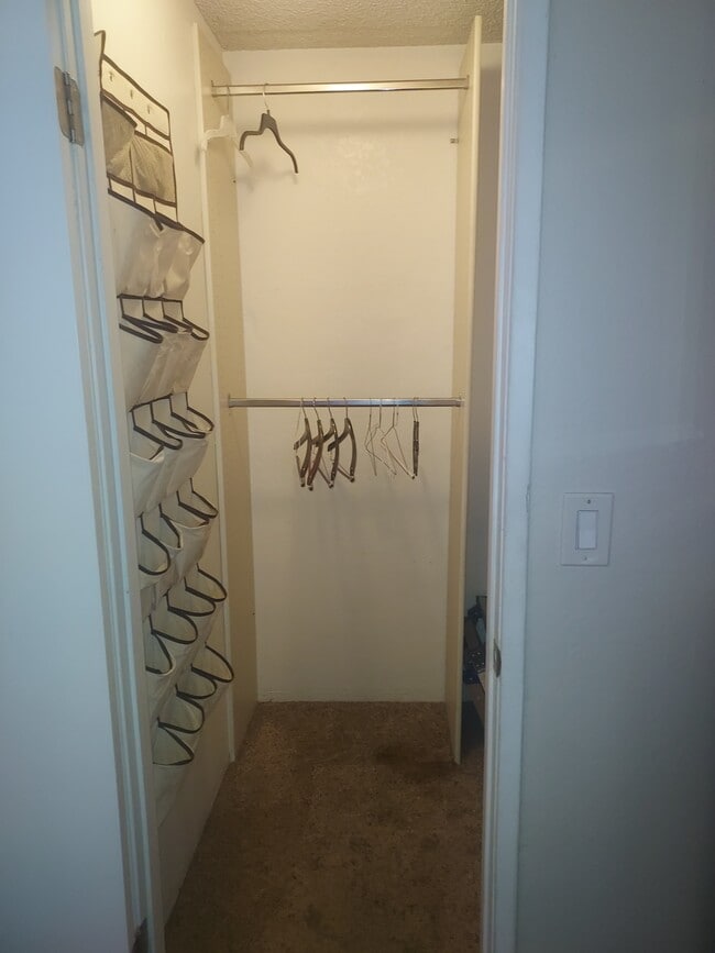 Espacio de armario - 2100 W Palmyra Ave