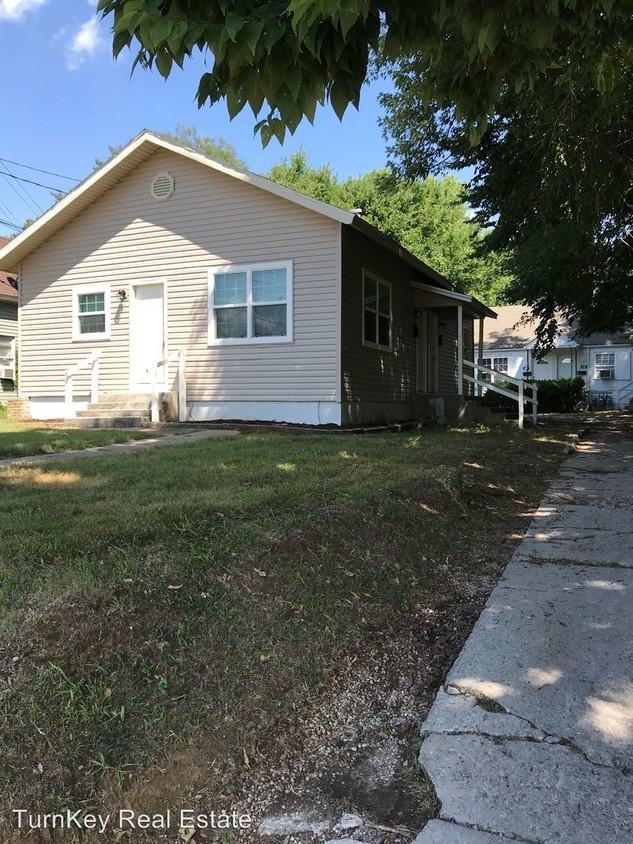 Primary Photo - 615 W Madison St