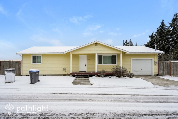 Foto principal - 1909 2nd Avenue W, Bremerton, WA, 98312